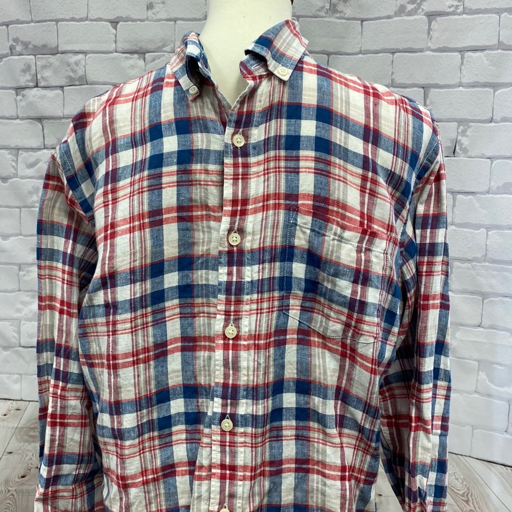 Men’s Camden Fit Banana Republic button down.